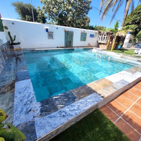 Gatu Premium Villa Lurberri Piscina Privada, 4 Dormitorios, 2 Banos, Parking , Jardines, " Preferente Mayores De 25 Anos Y Familias " In Y Barbacoa Chiclana de la Frontera Luaran gambar