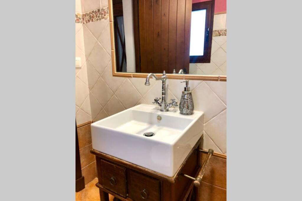 Gatu Premium Villa Lurberri Piscina Privada, 4 Dormitorios, 2 Banos, Parking , Jardines, " Preferente Mayores De 25 Anos Y Familias " In Y Barbacoa Chiclana de la Frontera Luaran gambar