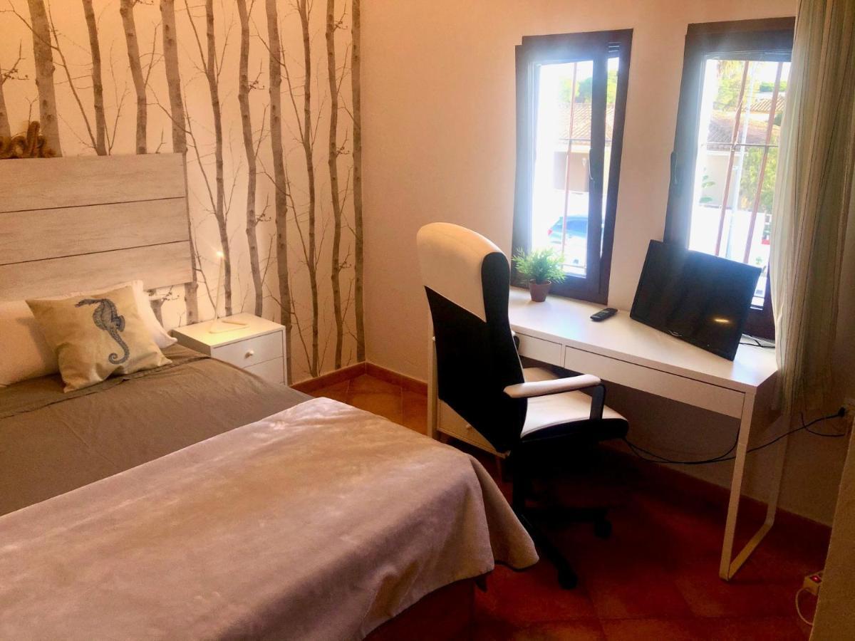 Gatu Premium Villa Lurberri Piscina Privada, 4 Dormitorios, 2 Banos, Parking , Jardines, " Preferente Mayores De 25 Anos Y Familias " In Y Barbacoa Chiclana de la Frontera Luaran gambar
