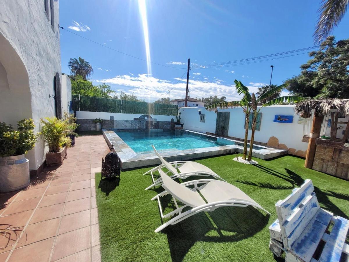 Gatu Premium Villa Lurberri Piscina Privada, 4 Dormitorios, 2 Banos, Parking , Jardines, " Preferente Mayores De 25 Anos Y Familias " In Y Barbacoa Chiclana de la Frontera Luaran gambar